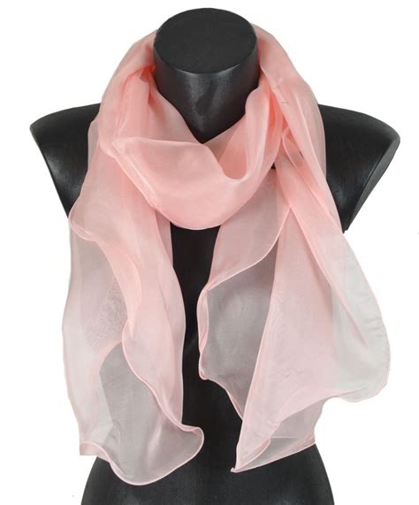 Foulard en soie rose 